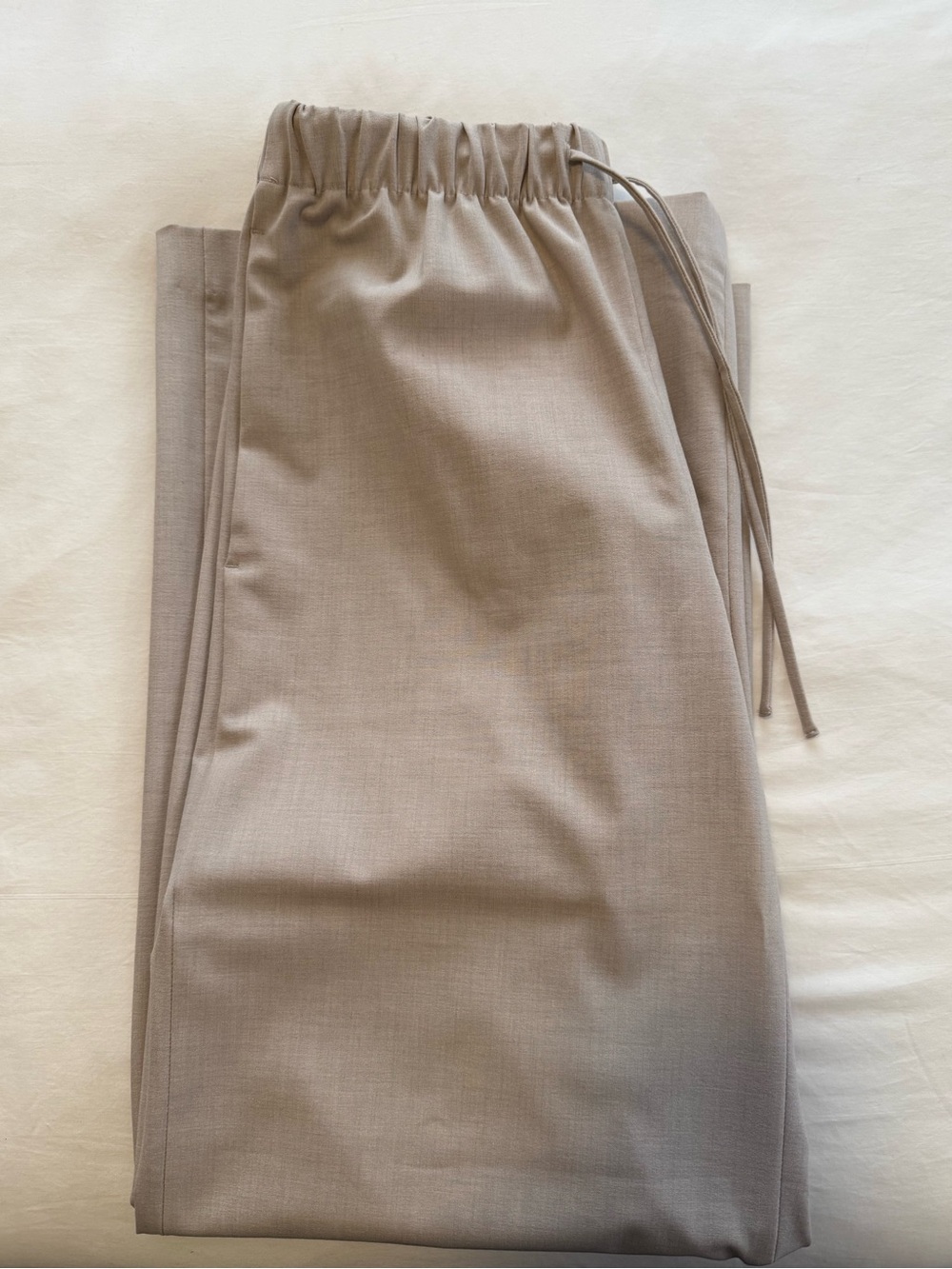 Aritzia Wide Leg Drawstring Pants in Light Cream - Picture 7 of 8